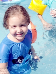 رحلة لطالبات عالم الفرقان في طرابلس إلى "مسبح الكمال"