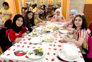 آداب الضيافة والاتيكيت.. الأسبوع الرابع من دورة فتيات الفرقان في بيروت