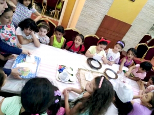 آداب الضيافة والاتيكيت.. الأسبوع الرابع من دورة فتيات الفرقان في بيروت