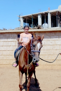 ركوب خيل ورحلة بحرية.. النشاط الثاني لدورة فتيات الفرقان في طرابلس