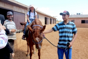 ركوب خيل ورحلة بحرية.. النشاط الثاني لدورة فتيات الفرقان في طرابلس