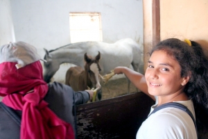 ركوب خيل ورحلة بحرية.. النشاط الثاني لدورة فتيات الفرقان في طرابلس