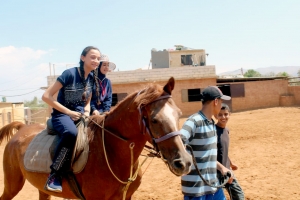 ركوب خيل ورحلة بحرية.. النشاط الثاني لدورة فتيات الفرقان في طرابلس