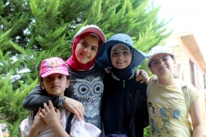 ركوب خيل ورحلة بحرية.. النشاط الثاني لدورة فتيات الفرقان في طرابلس