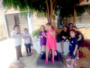 رحلة مائية لفتيات عالم الفرقان في طرابلس