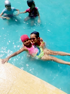 رحلة مائية لفتيات عالم الفرقان في طرابلس