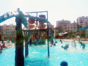 رحلة مائية لفتيات عالم الفرقان في طرابلس