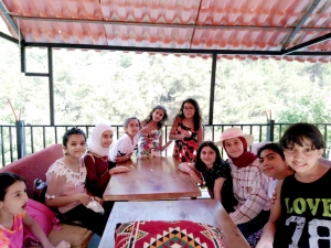 فوائد ومرح ورحلة مائية في الأسبوع الثاني من دورة فتيات الفرقان في بيروت