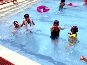 فوائد ومرح ورحلة مائية في الأسبوع الثاني من دورة فتيات الفرقان في بيروت