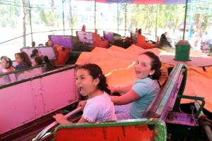 رحلة ترفيهية إلى القموعة.. النشاط الختامي لدورات عالم الفرقان للفتيات في طرابلس