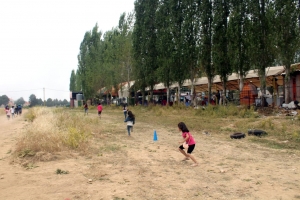 رحلة ترفيهية إلى القموعة.. النشاط الختامي لدورات عالم الفرقان للفتيات في طرابلس