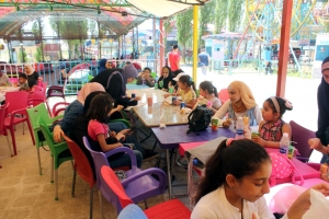 رحلة ترفيهية إلى القموعة.. النشاط الختامي لدورات عالم الفرقان للفتيات في طرابلس