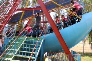 رحلة ترفيهية إلى القموعة.. النشاط الختامي لدورات عالم الفرقان للفتيات في طرابلس