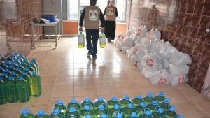 معاً في وجه الأزمات.. مؤسسة نماء توزّع المازوت والألبسة الشتوية في بعلبك وعرسال