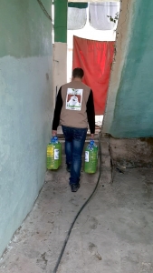 معاً في وجه الأزمات.. مؤسسة نماء توزّع المازوت والألبسة الشتوية في بعلبك وعرسال