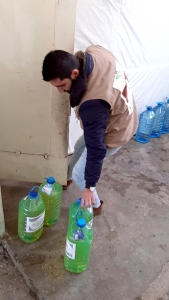 معاً في وجه الأزمات.. مؤسسة نماء توزّع المازوت والألبسة الشتوية في بعلبك وعرسال