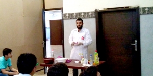 تجارب كيميائية.. أشغال يدوية.. ورحلة ترفيهية في الأسبوع الثاني من فتيان المساجد - طرابلس