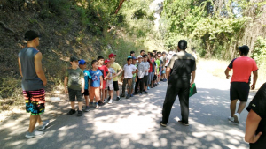 نشاط ترفيهي لطلاب عالم الفرقان إلى عيون السمك