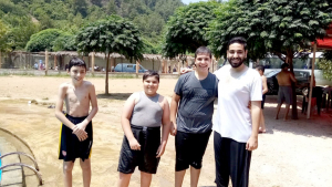 نشاط ترفيهي لطلاب عالم الفرقان إلى عيون السمك