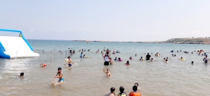 رحلة مائية لطلاب #عالم_الفرقان في طرابلس إلى شاطئ المنية