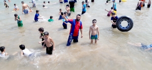 رحلة مائية لطلاب #عالم_الفرقان في طرابلس إلى شاطئ المنية