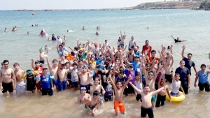 رحلة مائية لطلاب #عالم_الفرقان في طرابلس إلى شاطئ المنية