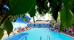 رحلة مائية إلى مسبح الكمال لطلاب عالم الفرقان في طرابلس