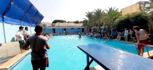 رحلة مائية إلى مسبح الكمال لطلاب عالم الفرقان في طرابلس