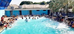 رحلة مائية إلى مسبح الكمال لطلاب عالم الفرقان في طرابلس