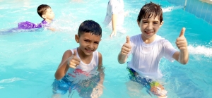 رحلة مائية إلى مسبح الكمال لطلاب عالم الفرقان في طرابلس