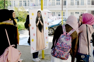 هِيَ.. معرض مصغّر حول أهم قضايا المرأة في الجامعة اللبنانية - طرابلس | المنتدى الشبابي | حنايا