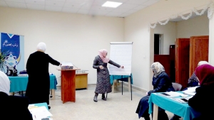 نحو إدارة صفية إيجابية.. دورة تطويرية لكوادر عالم الفرقان في بيروت قدمتها د. سهير الحريري