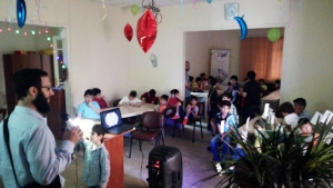 إفطار.. لعب.. مسابقات.. وهدايا لأطفال عالم الفرقان في بيروت