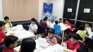 إفطار.. لعب.. مسابقات.. وهدايا لأطفال عالم الفرقان في بيروت