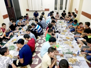 كونوا ربّانيّين.. الإفطار السنوي لطلاب عالم الفرقان في طرابلس