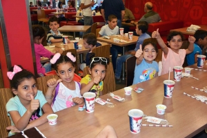 إفطار وتوزيع ثياب العيد لأبناء مؤسسة نماء في بيروت