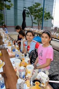 إفطار لأبناء مؤسسة نماء في بيروت - الروشة