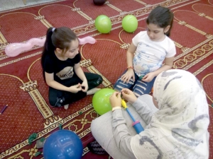 حكاية مع الجدّة.. الإفطار الرمضاني السنوي لفتيات عالم الفرقان في بيروت