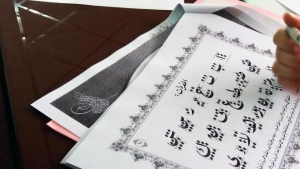 اختتم عالم الفرقان للفتيات في بيروت شهره السادس من اللقاءات الشتوية والذي كان بعنوان: (الحضارة الإسلامية والخط العربي) حيث أمضت الناشئات 4 أسابيع في التدرب على خط الرقعة، كما تعرفن على جانب من الحضارة الإسلامية وهو الحضارة الأندلسية.. وقد تمّ توزيع دفاتر الخط والأقلام المخصصة للخط العربي على جميع الناشئات ليتابعن التدريب في بيوتهن.