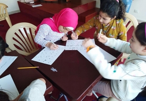 اختتم عالم الفرقان للفتيات في بيروت شهره السادس من اللقاءات الشتوية والذي كان بعنوان: (الحضارة الإسلامية والخط العربي) حيث أمضت الناشئات 4 أسابيع في التدرب على خط الرقعة، كما تعرفن على جانب من الحضارة الإسلامية وهو الحضارة الأندلسية.. وقد تمّ توزيع دفاتر الخط والأقلام المخصصة للخط العربي على جميع الناشئات ليتابعن التدريب في بيوتهن.