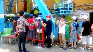 رحلة ترفيهية إلى مدينة الملاهي لطلاب "فتيان المساجد" في بيروت