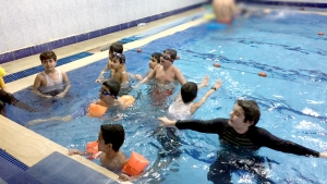 رحلة لطلاب عالم الفرقان في بيروت إلى مسبح ذي النورين