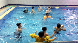 رحلة لطلاب عالم الفرقان في بيروت إلى مسبح ذي النورين