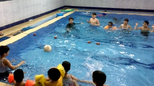 رحلة لطلاب عالم الفرقان في بيروت إلى مسبح ذي النورين