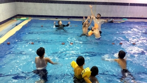 رحلة لطلاب عالم الفرقان في بيروت إلى مسبح ذي النورين