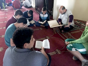 مخيم كشفي.. عالم الفرقان يختتم دورة "فتيان المساجد" في بيروت