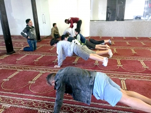 مخيم كشفي.. عالم الفرقان يختتم دورة "فتيان المساجد" في بيروت