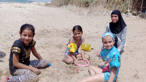 شاطئ النخيل.. الرحلة الختامية لدورة نادي الفرقان الصيفي للفتيات في طرابلس