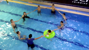 ونلقى الأحبة.. نشاط مائي لفتيان عالم الفرقان في بيروت