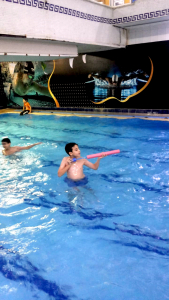 ونلقى الأحبة.. نشاط مائي لفتيان عالم الفرقان في بيروت